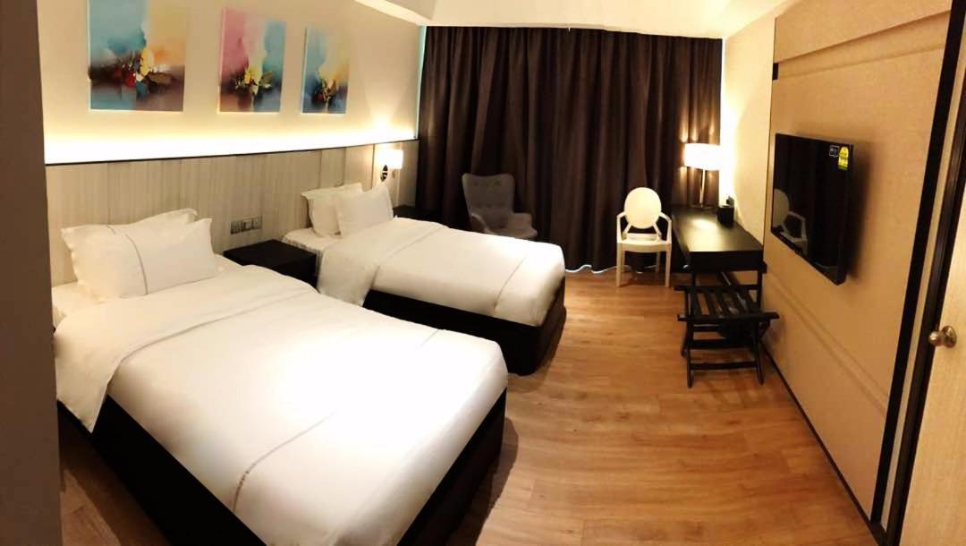 Higher Hotel Bandar Seri Begawan Exterior photo